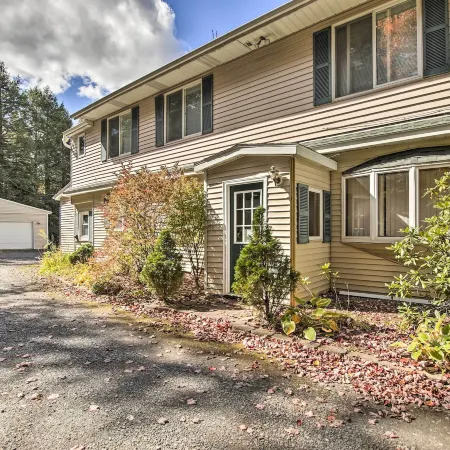 Spacious Apt w/ Yard: 3 Mi to Windham Mountain
