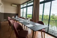 Hotel Restaurant CÔTE Garonne le Balcon des Dames - Tonneins Marmande Agen - Chambres climatisées Hotels in Aiguillon