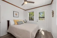 Oceanside, Fun Location, Walk to Beach - balcony