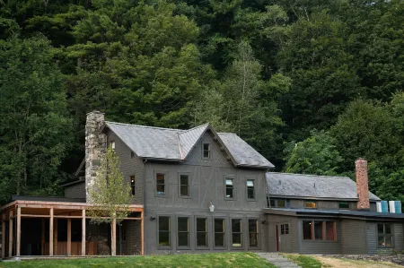 Little Cat Lodge Отели в г. Копейк