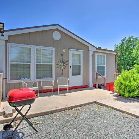 Spacious House ~ 1 Mi to Lake & Boat Ramp!
