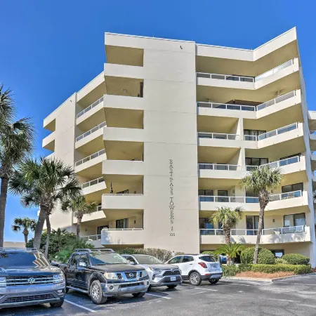 Gulf View Destin Condo with Resort Pool & Spa!