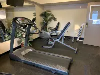 Travelodge Suites by Wyndham Moncton - Phòng tập thể hình