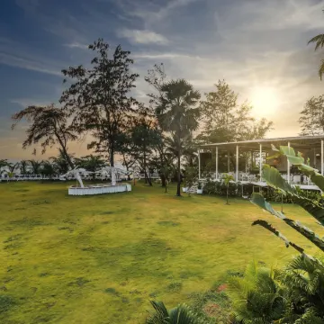 Foxoso la Beach Resort, Morjim
