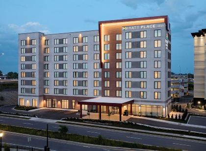 Hyatt Place Montreal Airport