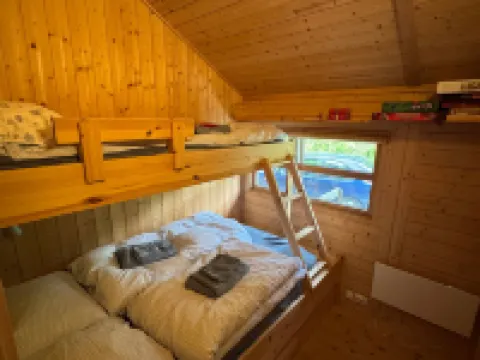 Cozy and family-friendly mountain cabin โรงแรมในVoss