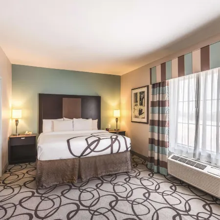 La Quinta Inn & Suites by Wyndham Fort Worth - Lake Worth