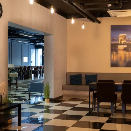 Di Verdi Imperial Hotel Отели рядом с достопримечательностью «Стадион «Групама Арена»»