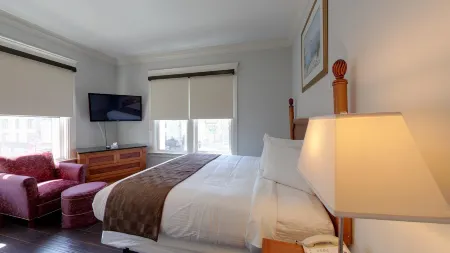 Warfield Hotel