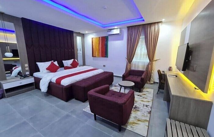 Saint Tropez Hotel and Suites