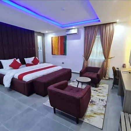 Saint Tropez Hotel and Suites