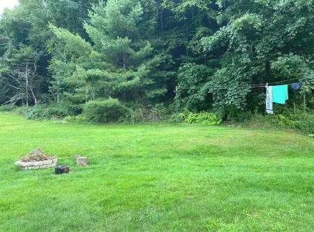 Charming Riverside Retreat Getaway with Scenic Views