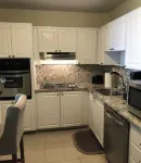 Bright/Stylish 2 BR Condo Stunning View Of Ocean