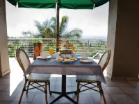 Over the Moon Guesthouse - balcony
