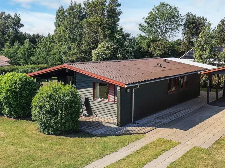 6 Person Holiday Home in Dannemare