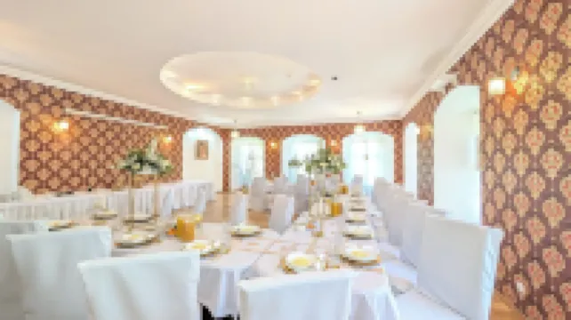 Rezydencja Dwór Górny Hotels in Klodzko County