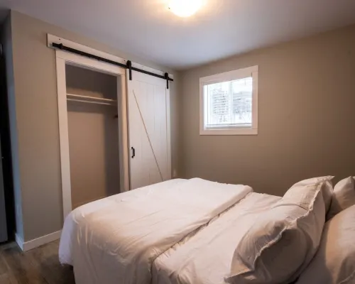 Modern 4 bedroom, 2 living room overlooking creek Hôtels à : Comté de Carleton