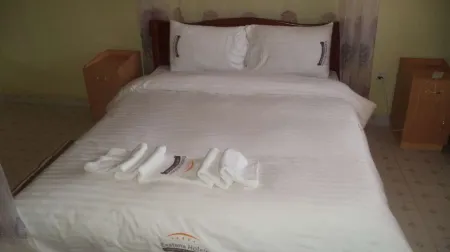 Esstana Hotel Отели в г. Эмбу