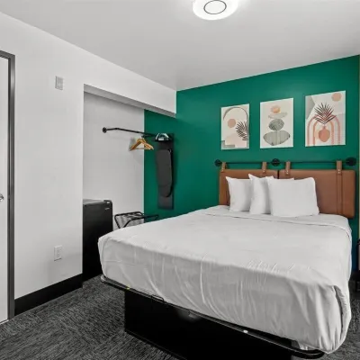 Le Bon Hotel Hollywood Hotels near Hollywood
