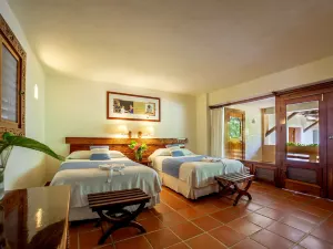 Mayaland Hotel & Bungalows