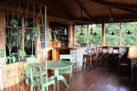 Cloud Forest Lodge فنادق في مونتيفيردي