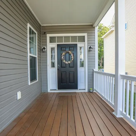 4 Bedroom Cottage - 5 Minutes from both beaches