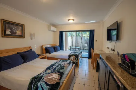 Novena Palms Motel Отели рядом с достопримечательностью «Заказник Донна Филп»