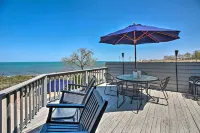 Lakefront Family Retreat w/ Grill: Steps to Beach! - Wifi