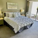 Premier Host 5 Star  Poolside Condo,Sleeps 8,Beach Bar,Pickleball,Lagoon Pool