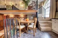 Carnegie Library Bronte Apartment