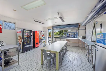 Reflections Hawks Nest - Holiday Park Отели в г. Хокс Нест