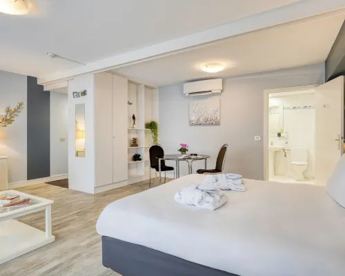First Euroflat Hotel Các khách sạn gần Công viên Cinquantenaire