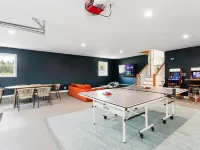 Hot tub-Sauna-Game Room-Fire pit-Close to Acadia/Bar Harbor! Hotels in Lamoine