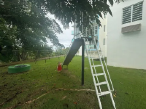 Charming 3-bedroom condo with pool and pickle ball in delightful Quebradillas Hoteles en Quebradillas