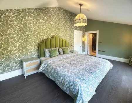 Thames Mansion - River View Отели в г. Олд Виндзор