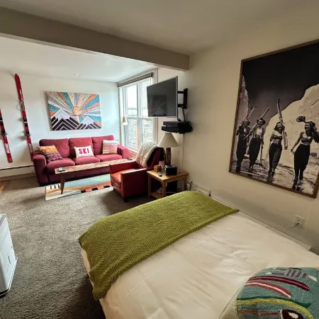 Retro Ski Condo at the Base of Lone Mountain! Located on Shuttle Route!