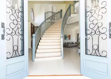 Luxe 7-bedroom villa - WiFi, AC in phenomenal St. Mary Parish min from Ocho Rios