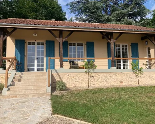 Beautiful house in the heart of the Périgord Noir 4 km from Le Bugue. Sleeps 4 Hotels in Le Bugue