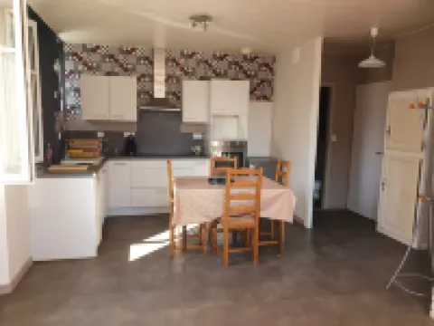 Bright, spacious cocoon 5 min from station