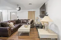 4 Br, 2 Bths,  Sleeps up to 12 Has 4 Bds, 2 Air Mattresses, Twin Mattress,Couch.