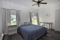 PLENTY OF ROOM FOR WHOLE FAMILY!!