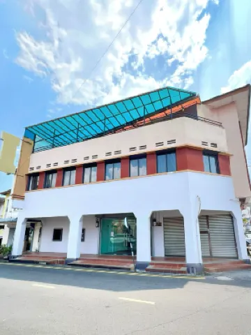 Quee Hotel Hotels near SENTRAL College Penang