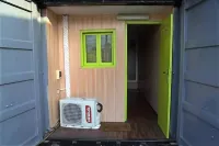 Happy Vibes Hotels in Adiake