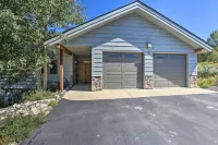 Ski + Bike: Home w/ Deck & Hot Tub in Granby! - Wifi