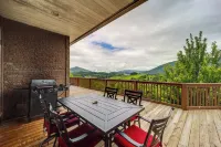 Classy Home w/ Hot Tub + Mt. Jefferson Views! - 3-Star