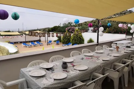 Water Slide, Beer Tap, Games Room, Play Park, 2 Kitchens - Space & Fun!