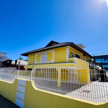 Pousada Village Отели рядом с достопримечательностью «Инглесес»