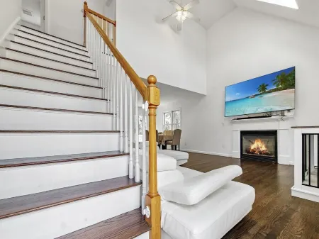 Summer house in Centerville/Barnstable, 5 min from lake, close to cape cod mall