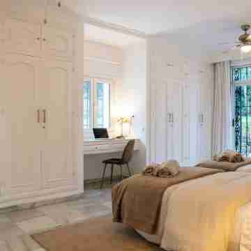 La Pinta Golf Villa Sotogrande Rooms