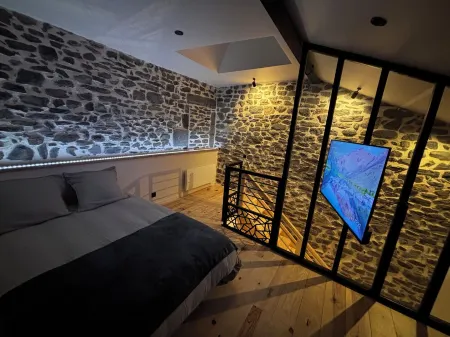 Cosy Duplex - Equipped & Central